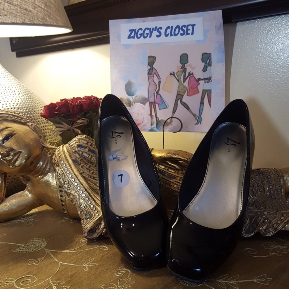 Life Stride Wedge Pumps